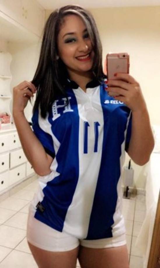 Pamela es uno de los grandes apoyos de Diego Reyes; el jugador le hizo una promesa y se la ha podido cumplir en el duelo entre Olimpia -Platense correspondiente a la jornada 2 de la Liga Nacional.