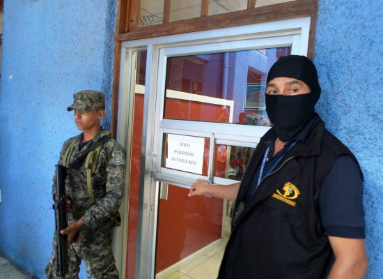 Fiscalía le cae de nuevo a comuna ceibeña por casos de corrupción