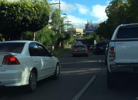 Conductores capitalinos se quejan por trabajos del Trans-450 en Honduras