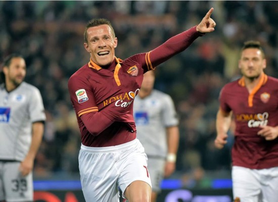 La Roma gana al Atalanta y sigue presionando a la Juventus