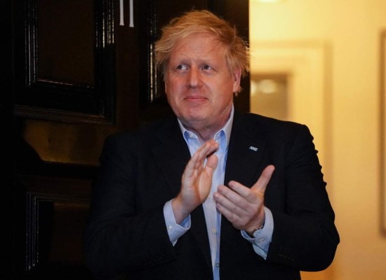 Johnson, el primer ministro que no tomó en serio el Covid 19 y ahora está en cuidados intensivos