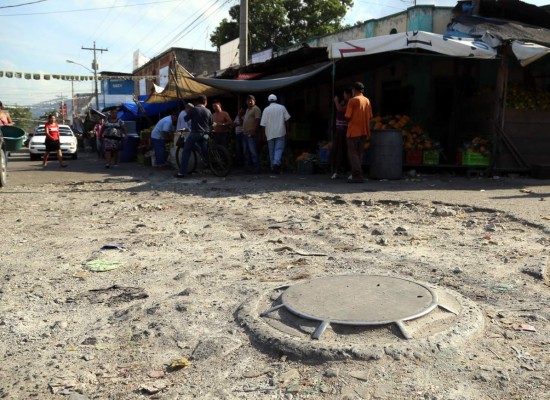 Las calles son intransitables en el barrio Concepción de San Pedro Sula