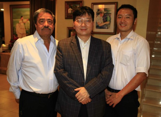 Cuerpo Consular Sampedrano recibe a diplomáticos de Estonia y México