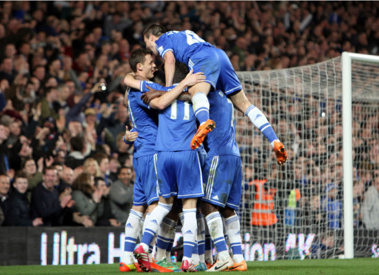 Chelsea golea al Tottenham y se despega al frente de la Premier League