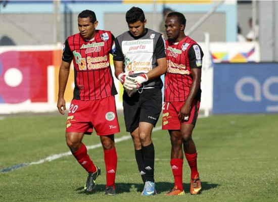 Olimpia se queda con el liderato y manda a Deportes Savio a segunda
