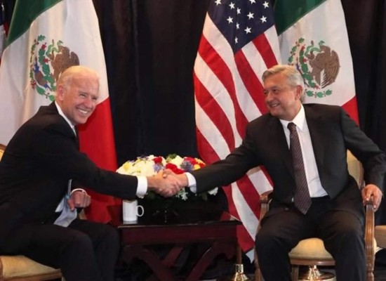 Joe Biden, en su calidad de vicepresidente durante la administración de Barack Obama, se reunió en 2012 con el precandidato a la presidencia por el Partido de la Revolución Democrática (PRD), Andrés Manuel López Obrador, ahora presidente de México.
