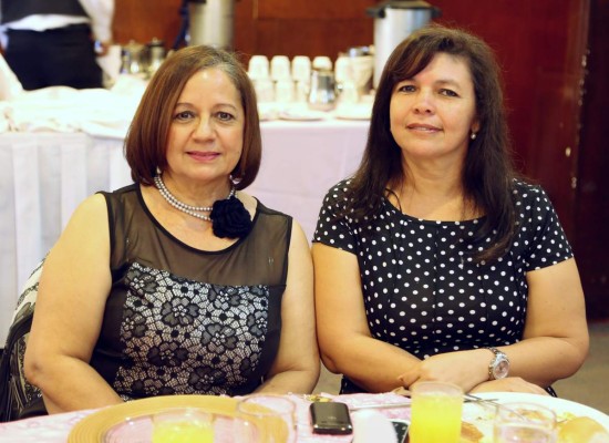 Katina Gómez y Lourdes Gutiérrez.