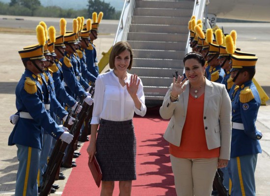 Reina Letizia de España llega en visita oficial a Honduras