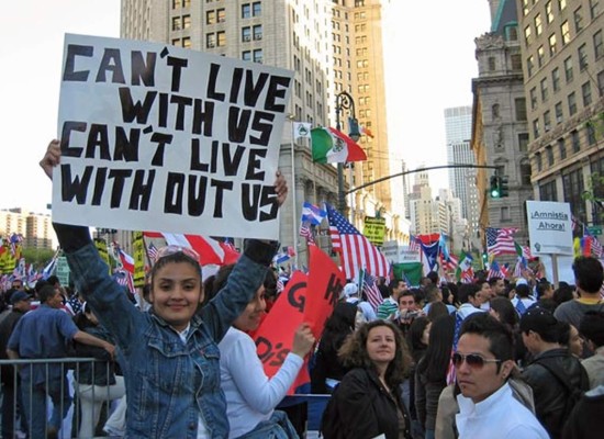 Los latinos, rezagados bajo la nueva ley de salud en Estados Unidos