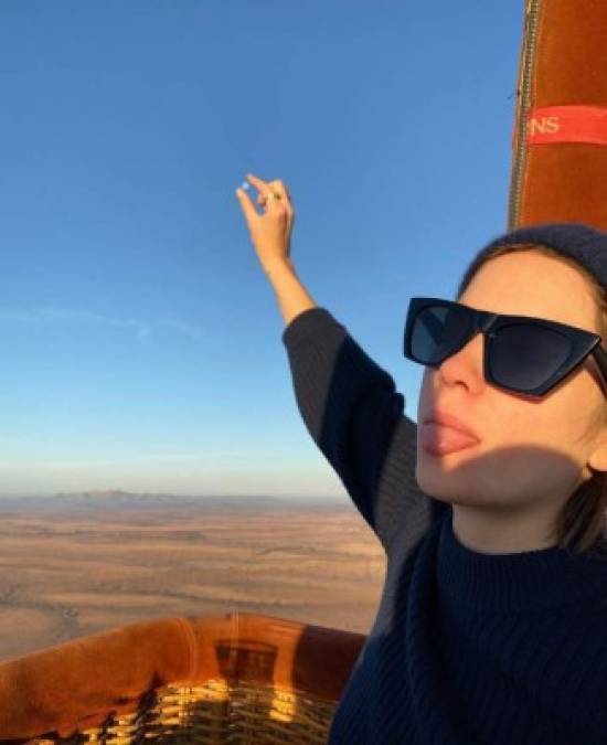 En otras fotos se ve a Ashley Benson disfrutando de un desayuno con unas vistas inmejorables a bordo de lo que parece ser un globo aerostático.<br/>