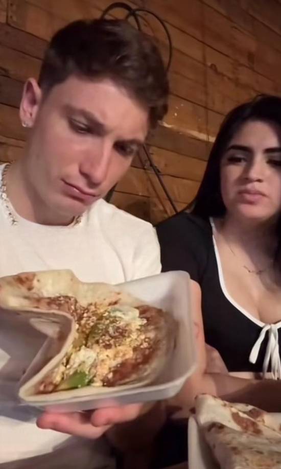 Y es que el joven deportista, de origen brasiñeño, ha venido a Honduras ha pasar unas vacaciones con su novia, Roxana Somoza, al parecer no le ha gustado la gastronomía hondureña.