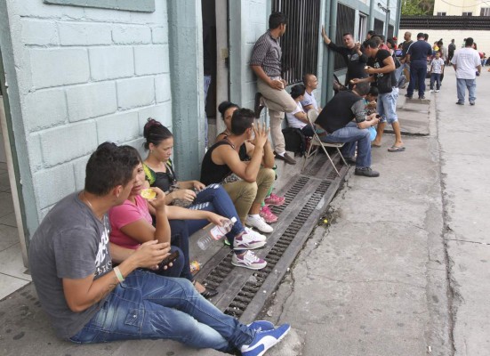 Unos 35,000 ilegales cruzaron Honduras en su camino a EUA en 2015