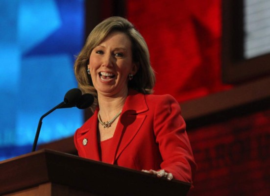 Senadora republicana compara a inmigrantes en EUA con paquetes de Fedex