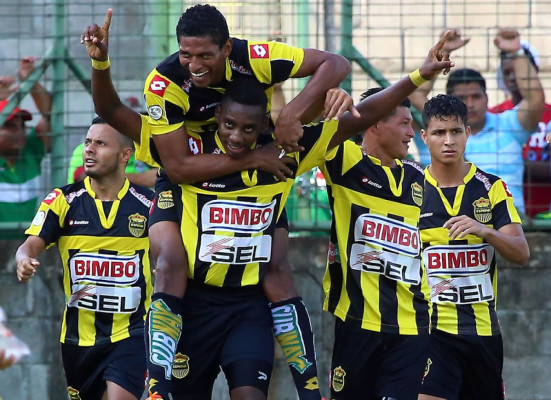 Histórica goleada del Real España al Marathón en un derbi polémico
