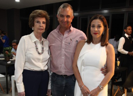 Tribeca condominios ofrece cóctel