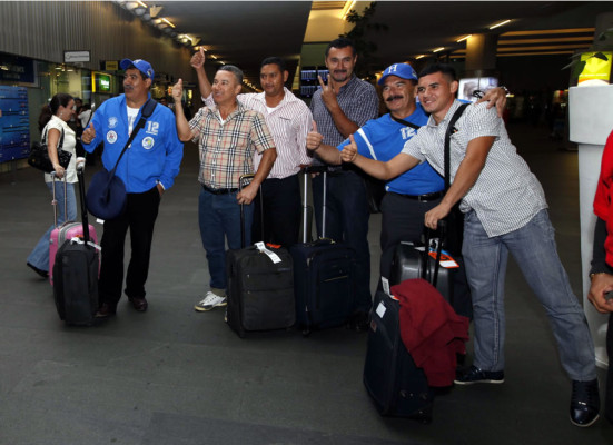 Hondureños empiezan a hacerse sentir en el Estadio Azteca