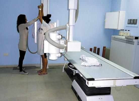 Unos 18 hospitales no tienen máquinas de rayos X.