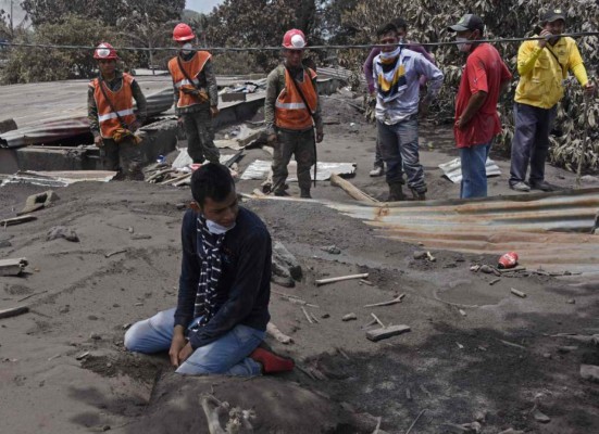 Guatemala: Elevan a 147 los muertos por la erupción del volcán de Fuego