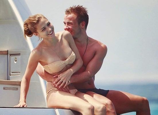 La sensual novia de Mario Götze