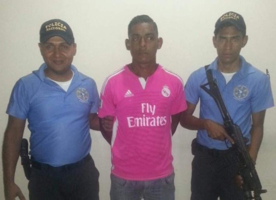 Queda en prisión acusado de matar a hijastro de una patada