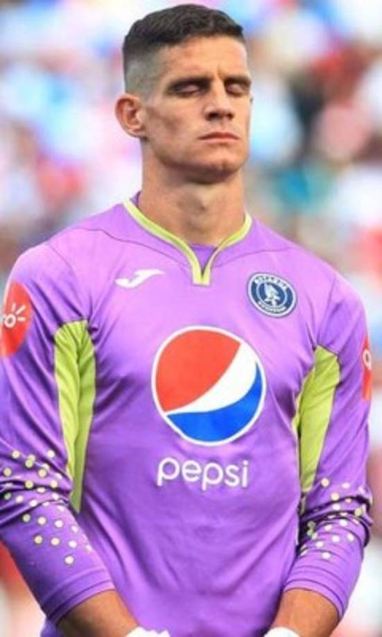 Jonathan Rougier: El portero del Motagua junto a su esposa decidieron montar un negocio. 'Empezamos con un emprendimiento de helados artesanales y venta de alfajores (postres dulces) que son como una chilenas acá, solo que al estilo argentino', detaló el guardameta en declaraciones a Diario Diez.