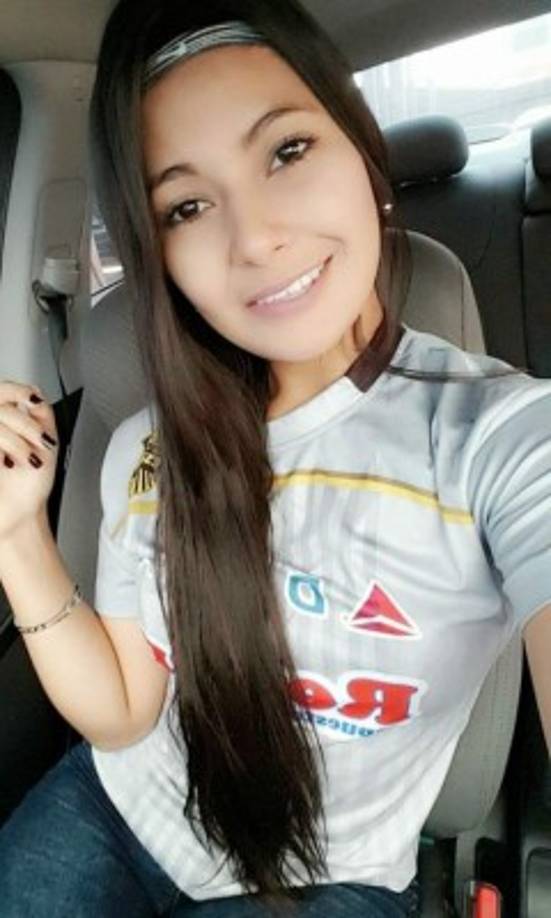 La chica es una fiel seguidora del Real España.