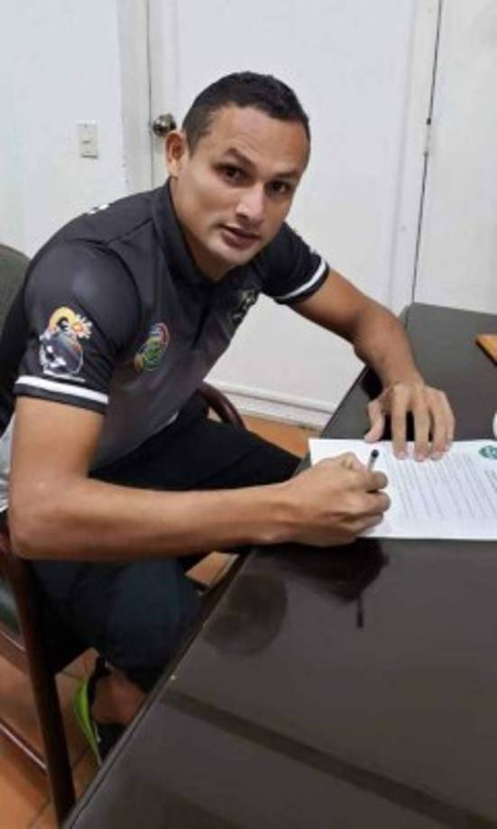 Johny Rivera: El defensor hondureño es nuevo fichaje del Santos de Siguatepeque. El zaguero llega procedente del Honduras Progreso.
