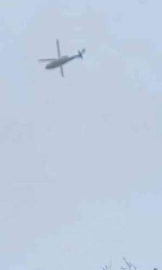 Los restos del aparato se encuentran repartidos en un área del tamaño de un campo de fútbol en una colina de difícil acceso a pie, explicó el sheriff de Los Ángeles, Alex Villanueva. A la llamada acudieron 56 miembros de los equipos de emergencias entre bomberos y médicos.