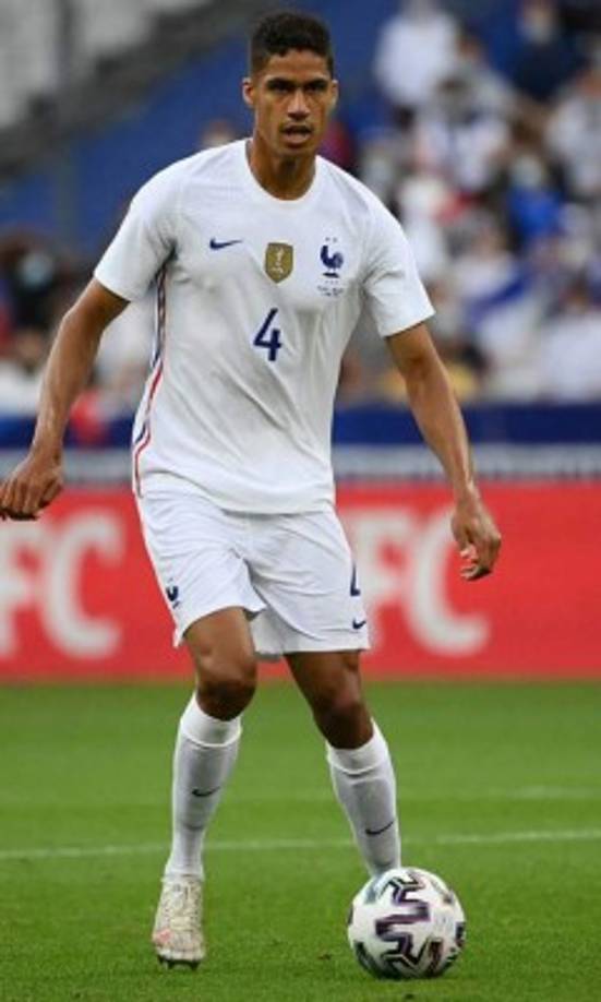 Raphael Varane: El defensor francés habría rechazado una oferta del Manchester United. Foto AFP.