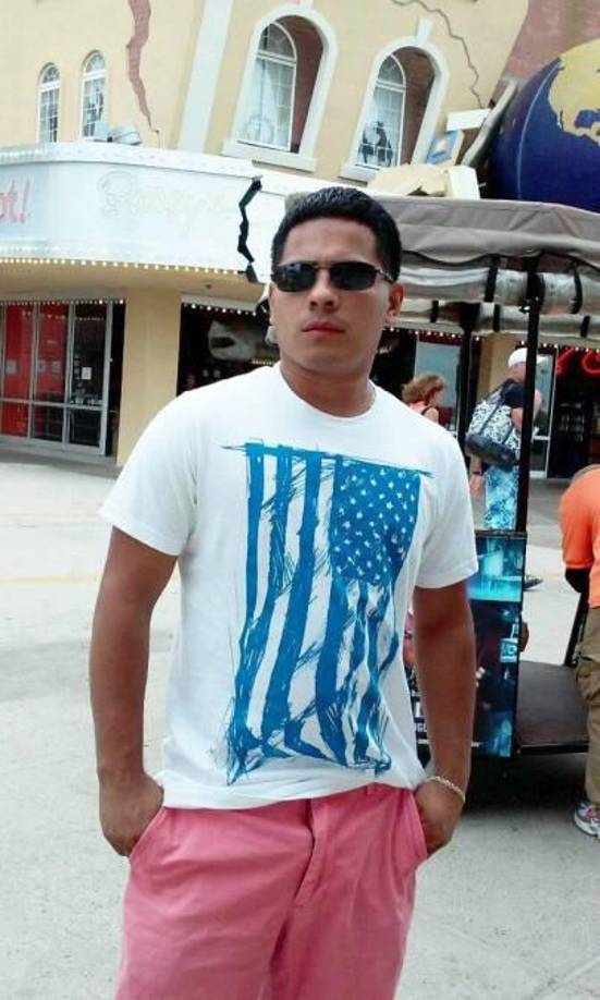 Pese a no poder nadar, Marvin se lanzó a las aguas para rescatar a los dos menores, sacrificando su propia vida.