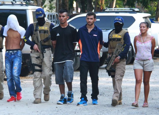 Capturan a supuestos mareros sospechosos de participar en crimen de agente de la FNA