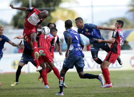 La era de la 'Barbie' Vásquez comienza con el pie derecho en Motagua