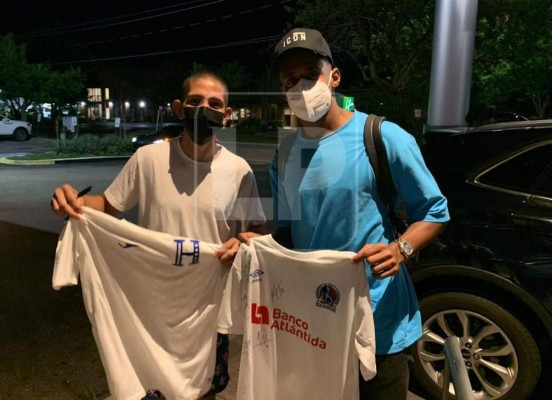 Choco Lozano se integró a la selección de Honduras y tuvo un lindo gesto