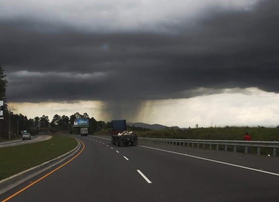 Onda tropical ingresará este martes a Honduras