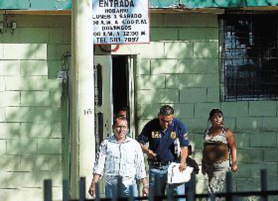 Denuncian a curanderos por estafa