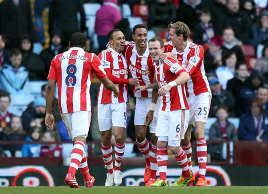 El Stoke City golea en el regreso a la titularidad de Wilson Palacios