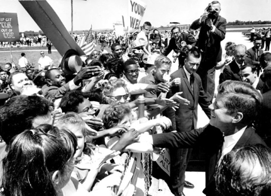 Un romance de alto voltaje