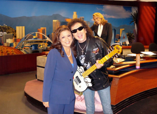 Hondureña gana premio periodístico