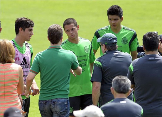 'Chicharito' Hernández pide respeto para Honduras