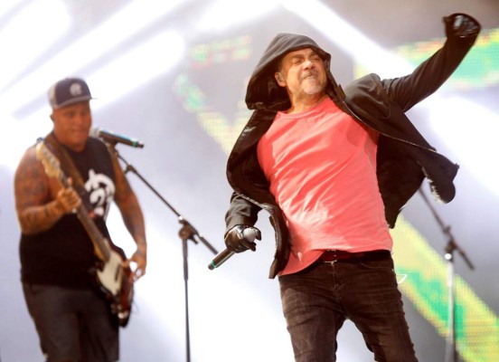 Los Fabulosos Cadillacs protagonizan poderoso arranque del Festival de Viña del Mar