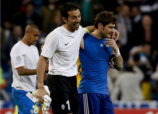 Casillas marca un nuevo registro en un duelo de leyendas con Buffon