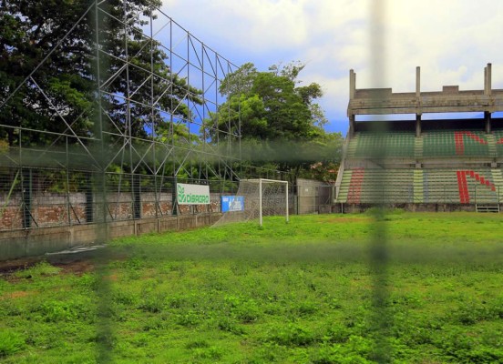 Así de descuidado está el estadio del Marathón por falta de dinero
