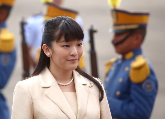 Princesa Mako, recibida con honores