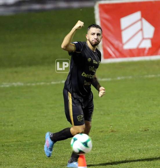 El delantero argentino Agustín Auzmendi tuvo un debut de ensueño con los Potros del Olancho FC y les dio el triunfo en la remontada (1-2) contra los Lobos de la UPN.