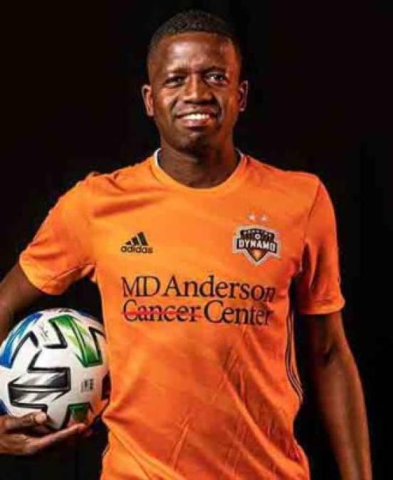 Boniek García: El mediocampista hondureño firmó por un año más con el Houston Dynamo de la MLS de Estados Unidos.