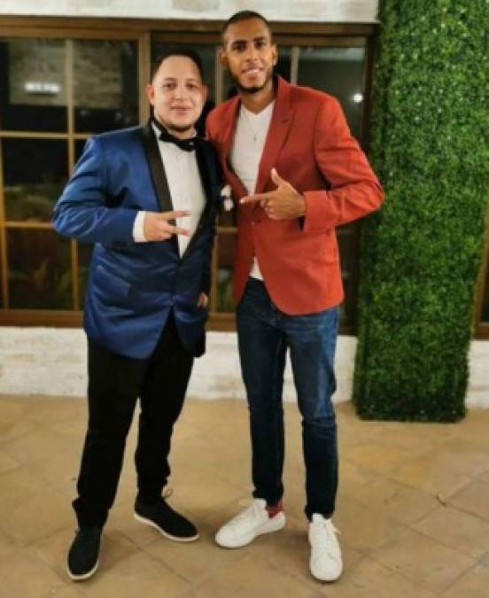 Eddie Hernández: Es uno de los goleadores del Olimpia y en sus redes sociales presumió que compartió con uno de sus amigos.