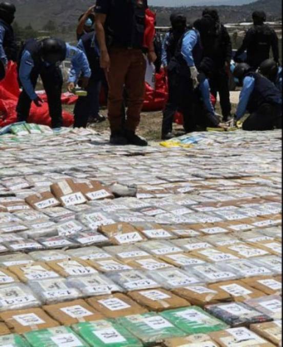 Los 2.392 kilos de cocaína fue confiscada en diferentes operativos en el departamento de Colón, Bahía de Trujillo y en el Mar Caribe. AFP