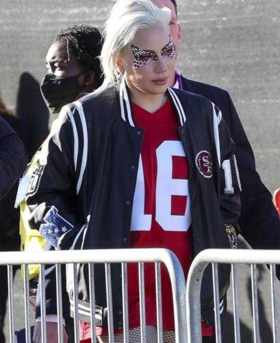 La cantante estadounidense Lady Gaga llegando al Allegiant Stadium para presenciar el Super Bowl 2024.
