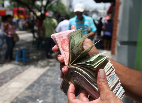Honduras: El dólar cuesta L2 más que lo registrado en 2011