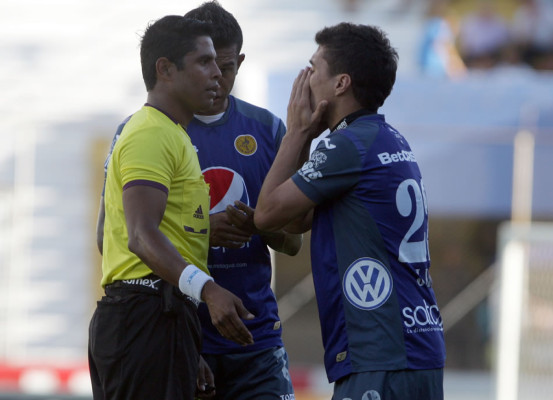 Varela rompe en llanto tras ser expulsado por eufórica celebración